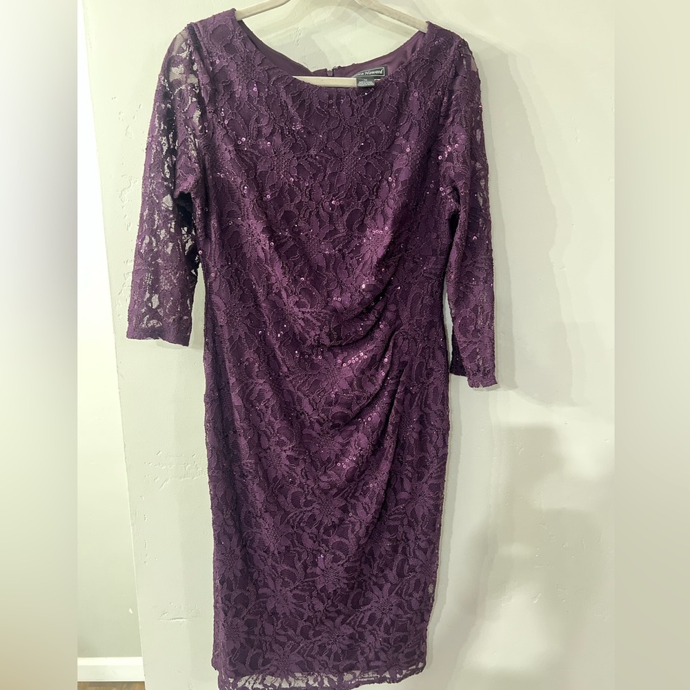 Elegant Jessica Howard Lace Dress